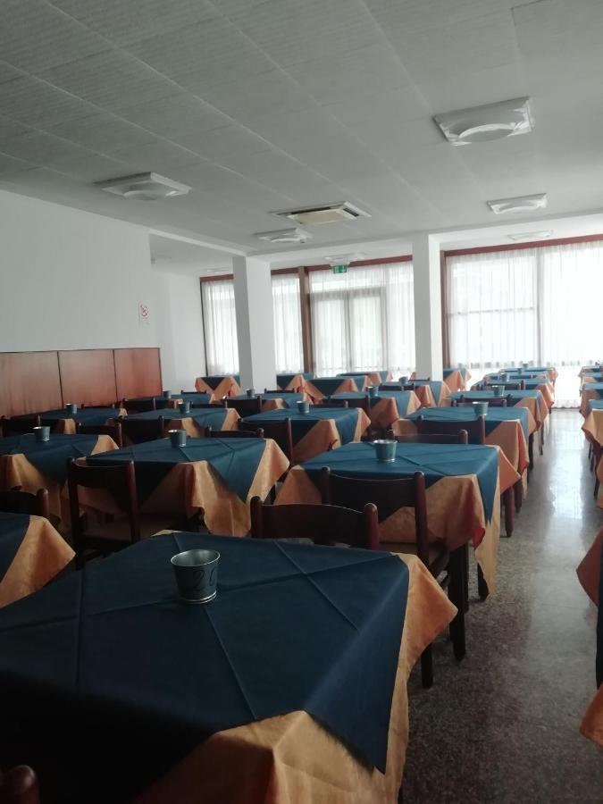 Hotel Mediterraneo Rimini Exterior photo