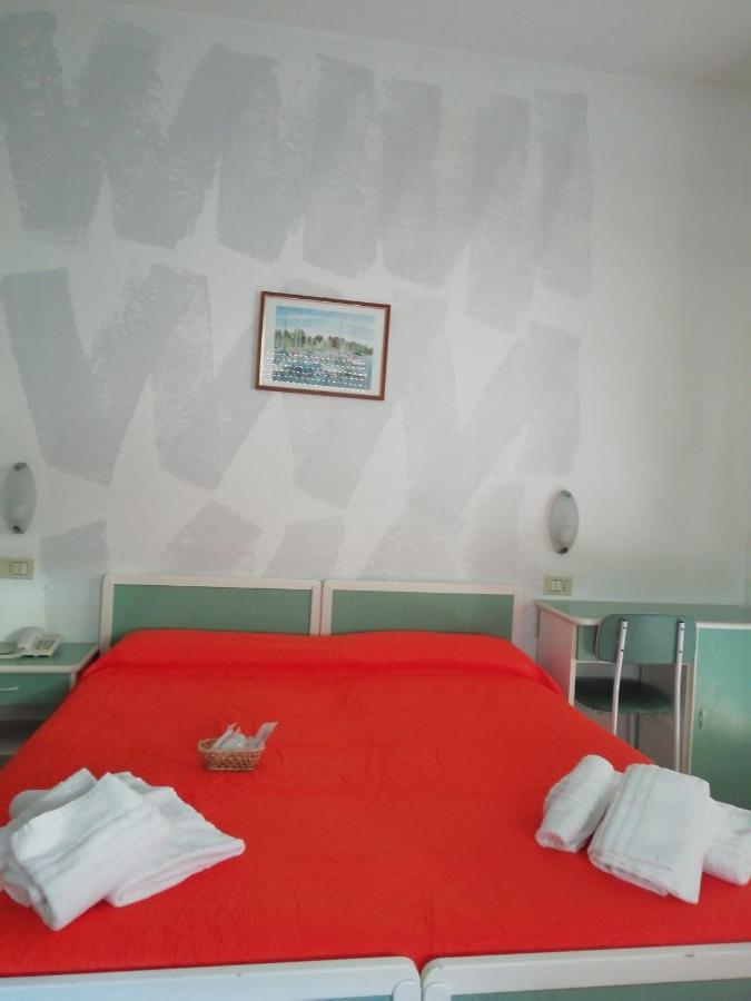 Hotel Mediterraneo Rimini Exterior photo