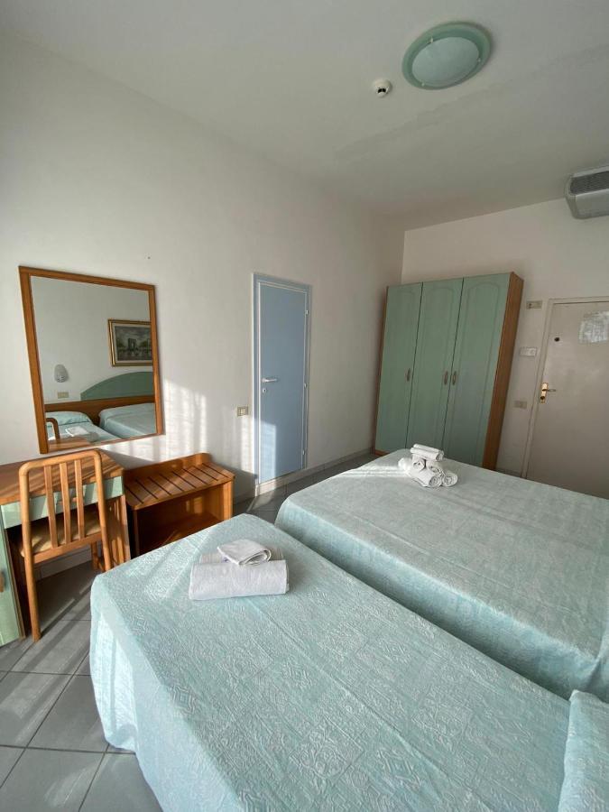 Hotel Mediterraneo Rimini Exterior photo